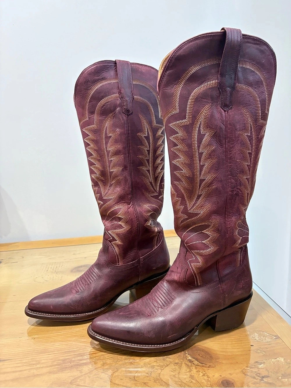 Tecovas The Abby Wine Leather Western Boots US 9.5